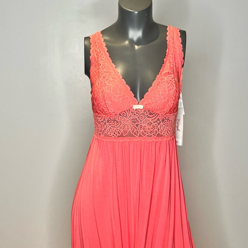 Triumph nightgowns (new)